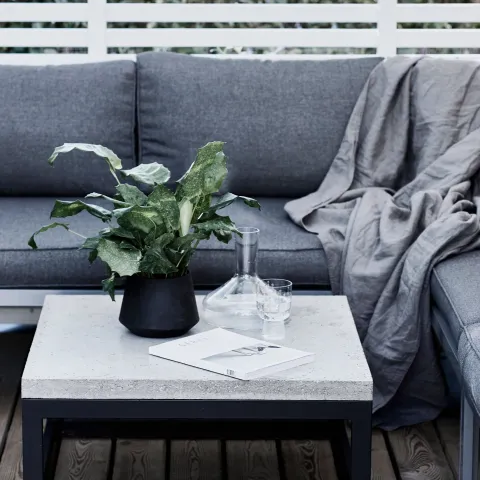 painting concrete table to dark