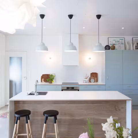 White painted kitchen walls