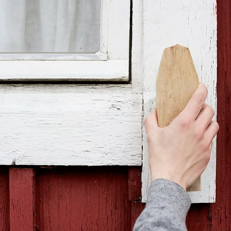 washing old window frames